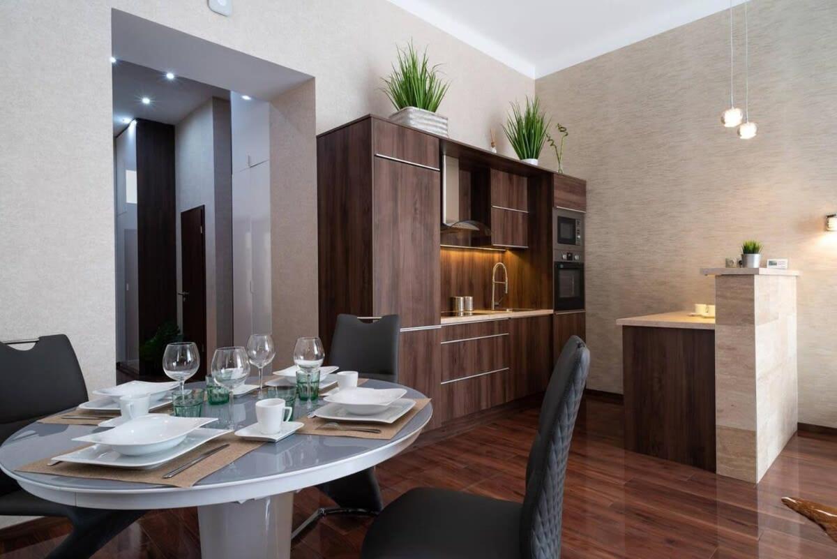 Central Luxy Design Apartment 布达佩斯 外观 照片