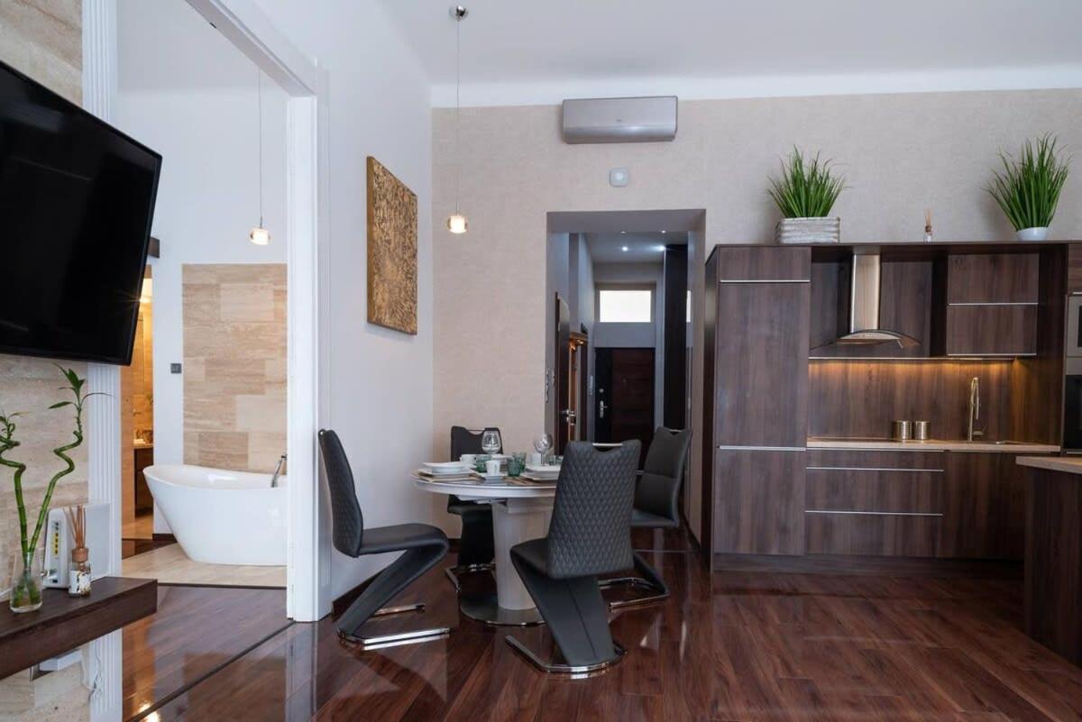 Central Luxy Design Apartment 布达佩斯 外观 照片